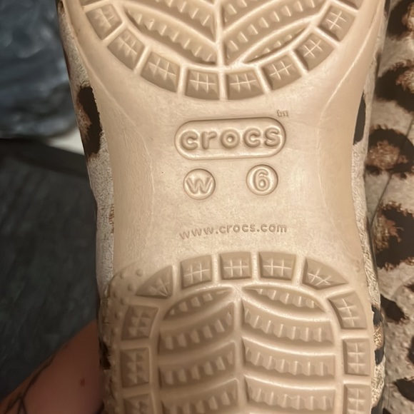 Fleece lined crocs - Picture 2 of 3